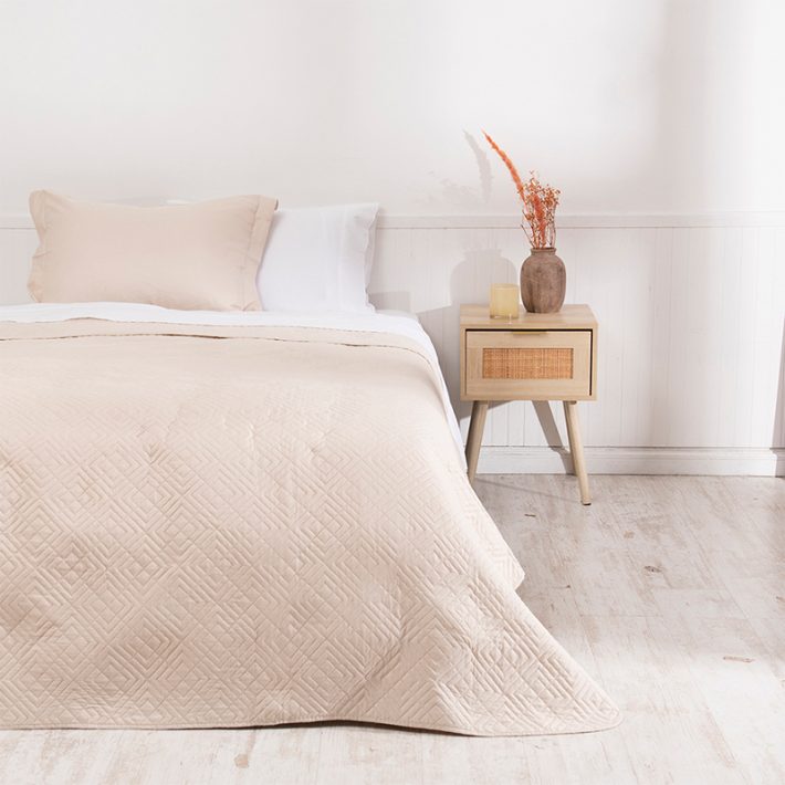 Quilt Cordoba Liso 1.5 Plazas / Arena